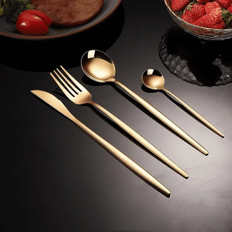 24-teiliges Goldbesteck-Set aus rostfreiem Edelstahl - Steakmesser, Gabel, Kaffeelöffel, Teelöffel - Spülmaschinenfestes Besteck für die Küchen-Tischkultur